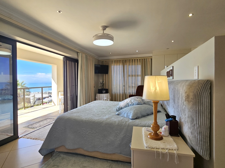 5 Bedroom Property for Sale in Wavecrest Eastern Cape